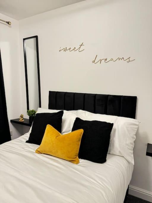 Luxury Cozy 3 Bed Apartment 5Mins From City - Free Parking! Nottingham Eksteriør bilde