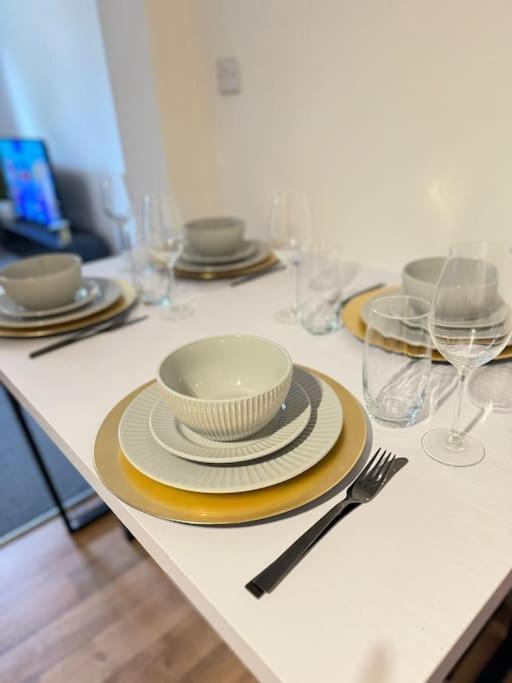 Luxury Cozy 3 Bed Apartment 5Mins From City - Free Parking! Nottingham Eksteriør bilde