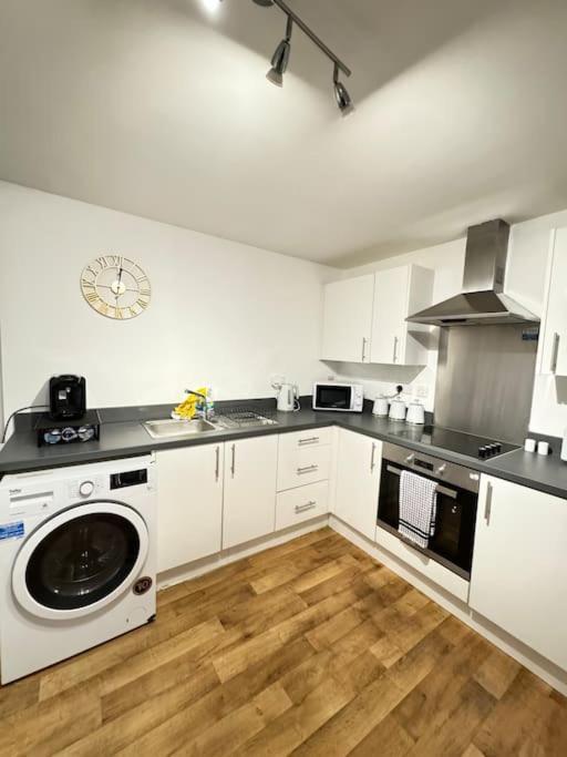 Luxury Cozy 3 Bed Apartment 5Mins From City - Free Parking! Nottingham Eksteriør bilde