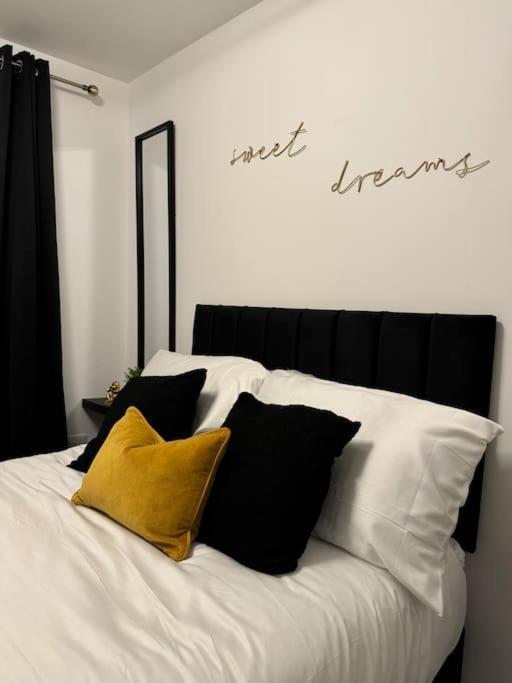 Luxury Cozy 3 Bed Apartment 5Mins From City - Free Parking! Nottingham Eksteriør bilde